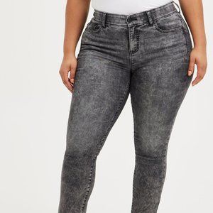 Torrid Bombshell Straight Jeans